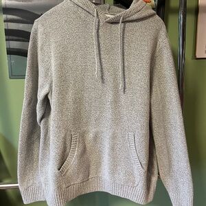 Heathered gray old navy sweater